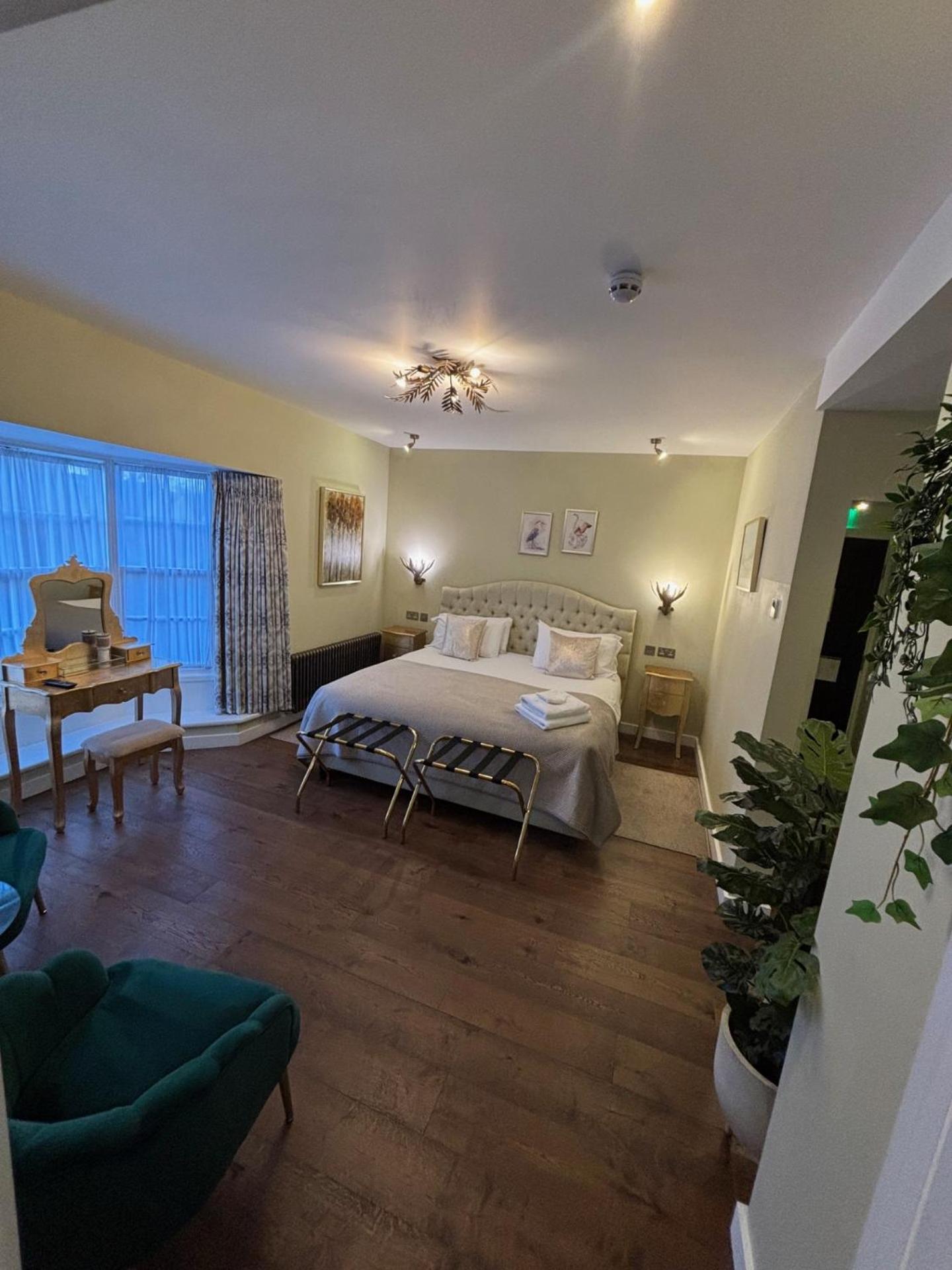 The Cherry Tree Hotel Kingston Blount エクステリア 写真